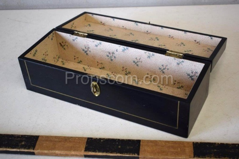 Jewelry box