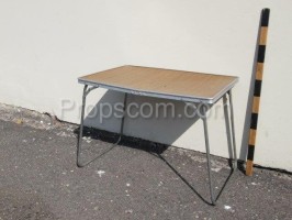 Folding table