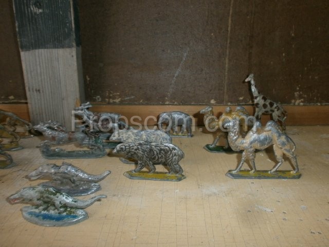 Tin figurines