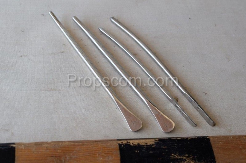 Surgical instruments