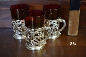 Red glass mugs