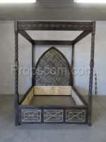 Canopy bed