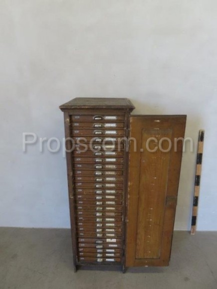 Chest of drawers - filing cabinet