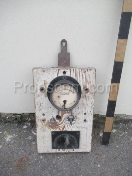 Electrical panel: ammeter