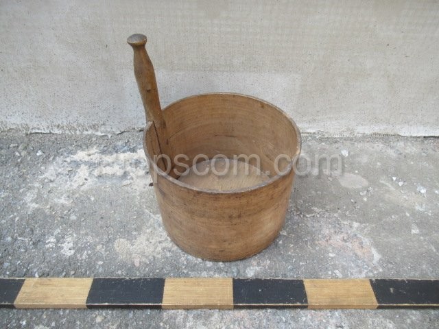 Wooden bucket