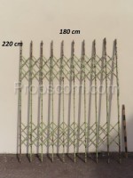 Elevator scissor gratings