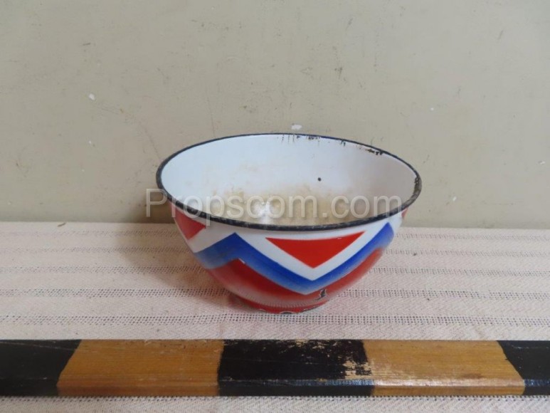 Enamelled bowl