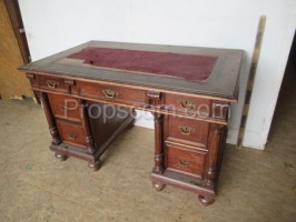 Writing desk with cover