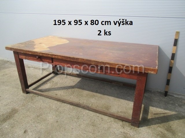 Stůl dřevěný velký 