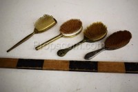 Cosmetic brushes