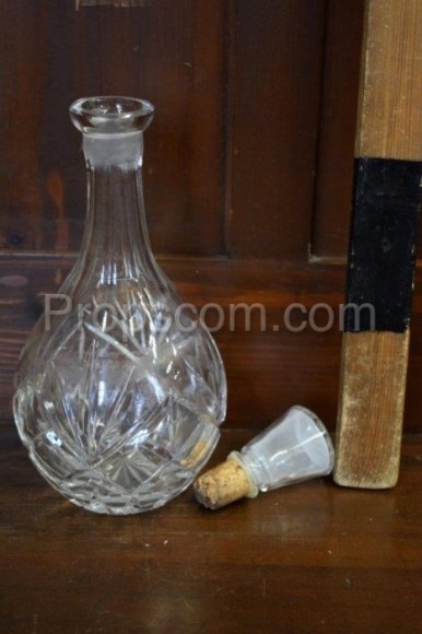 Liqueur decanter