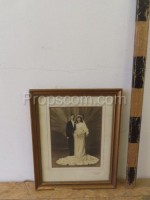 Svatební fotografie zasklená v rámu