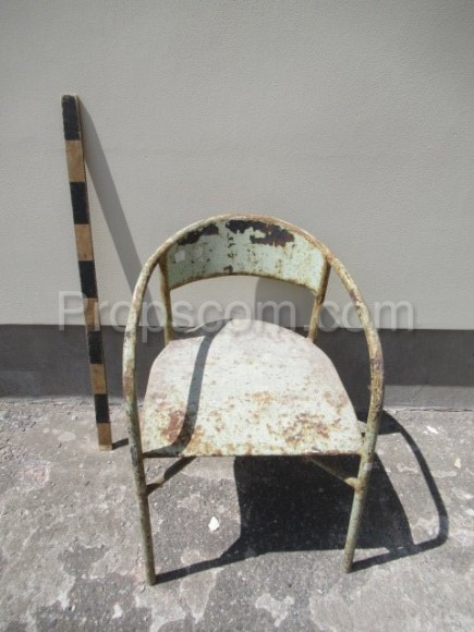 Stuhl aus Metall