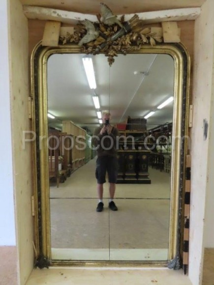 Wall mirror