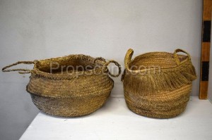 Basket knitted with handles