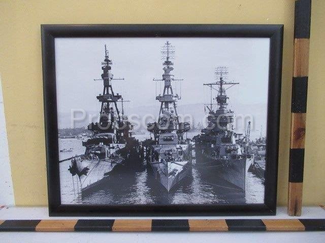 Ein Bild von drei Schlachtschiffen