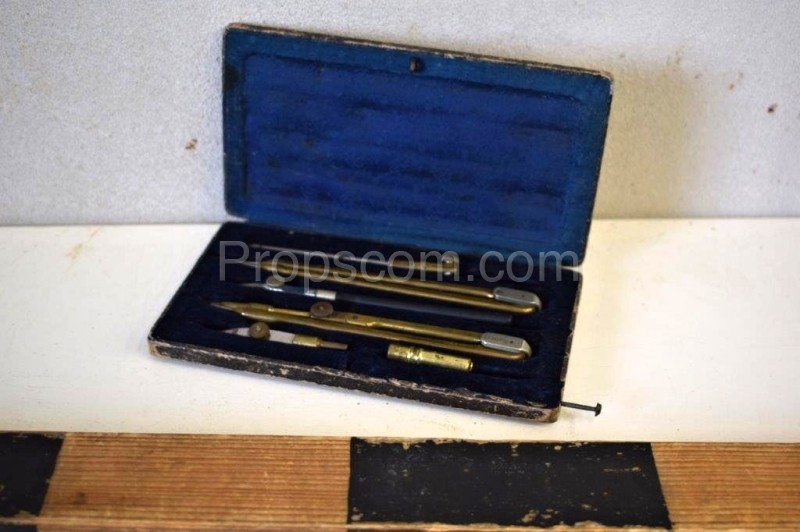 Drawing set