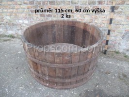 Water tub with forged hoops