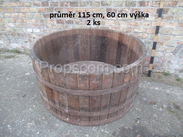 Water tub with forged hoops