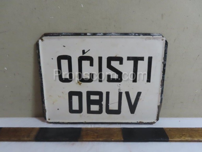 Informační cedule: Očistiti obuv 