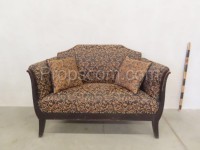 Gepolstertes Sofa