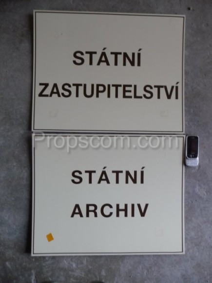 Information signs: Public Prosecutor's Office and the State Archives