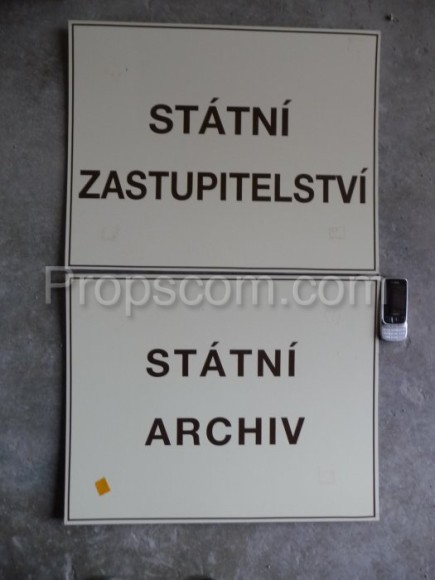 Informační cedule: Státní zastupitelství a Státní archiv