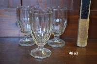 Staré sklenice grogovky