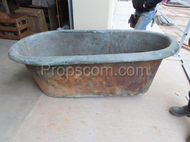 Copper bathtub