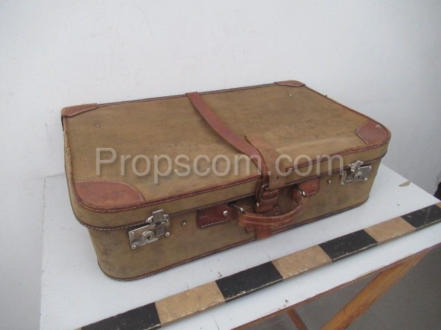 Travel suitcase