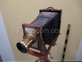 Brass camera with tripod
