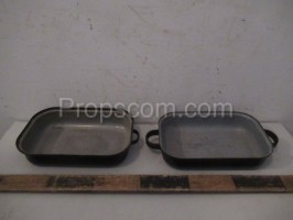 Black baking pan