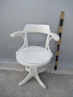 Židle bílá lakovaná otočná