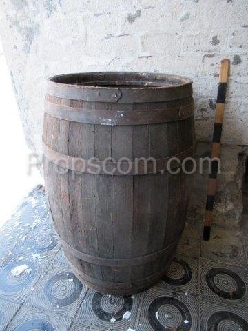 Barrel with forged hoops