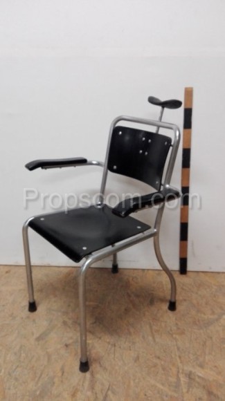 Chair with headrest