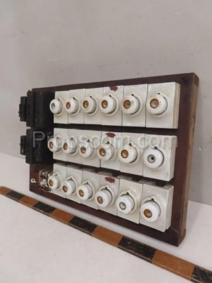 Fuse panel