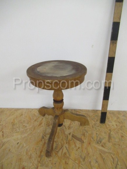 Wooden round chair