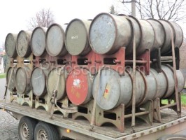 Set of 24 barrels with bases