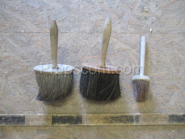 Paint brushes