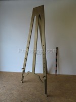 Easel for paintings