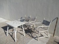 Zweisitzer mit Sessel und Tisch