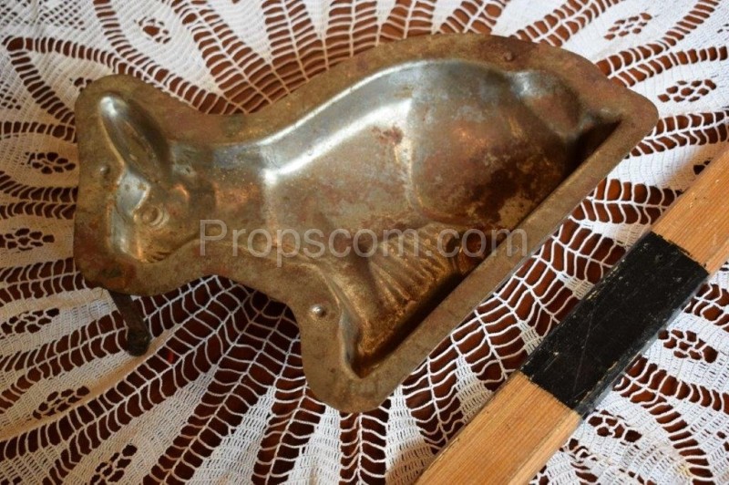 Hare baking mold