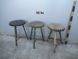 Round workshop chairs