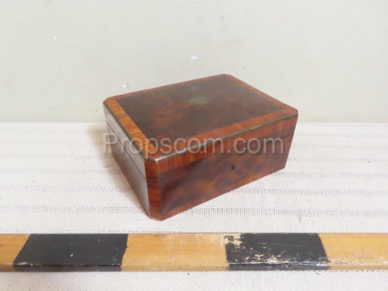 Wooden jewelry box