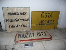 Information signs: Workshop and petrol