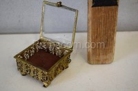 Glass jewelry box