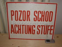 Zweisprachiges Schild Achtung Treppe