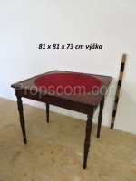 Folding gaming table