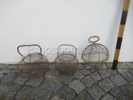 Wire cages mix