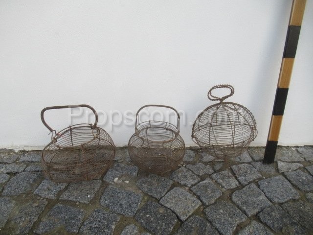 Wire cages mix